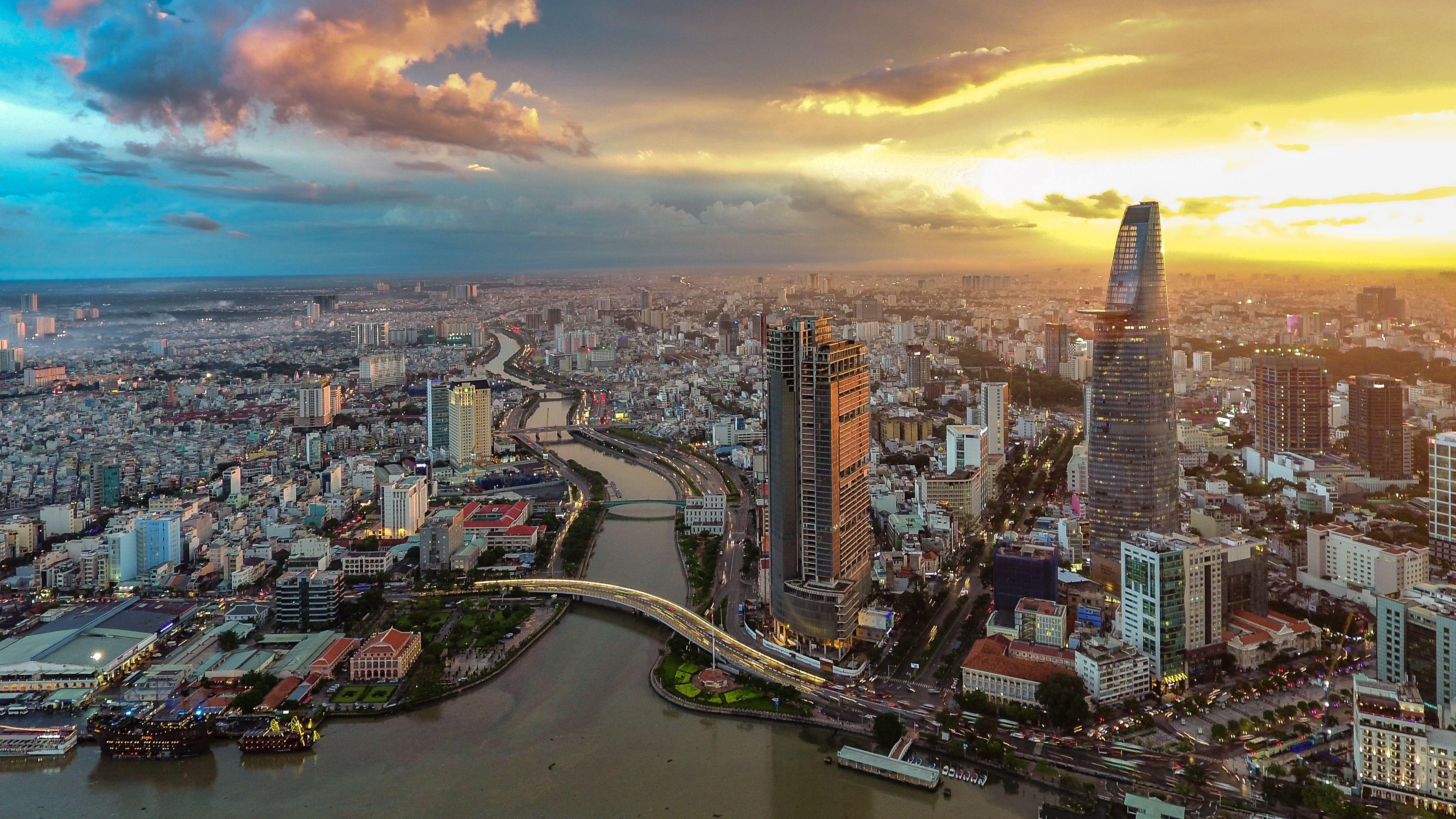 Kinh tế Việt Nam đang cho thấy tín hiệu trái chiều trong những ngày đầu năm 2021