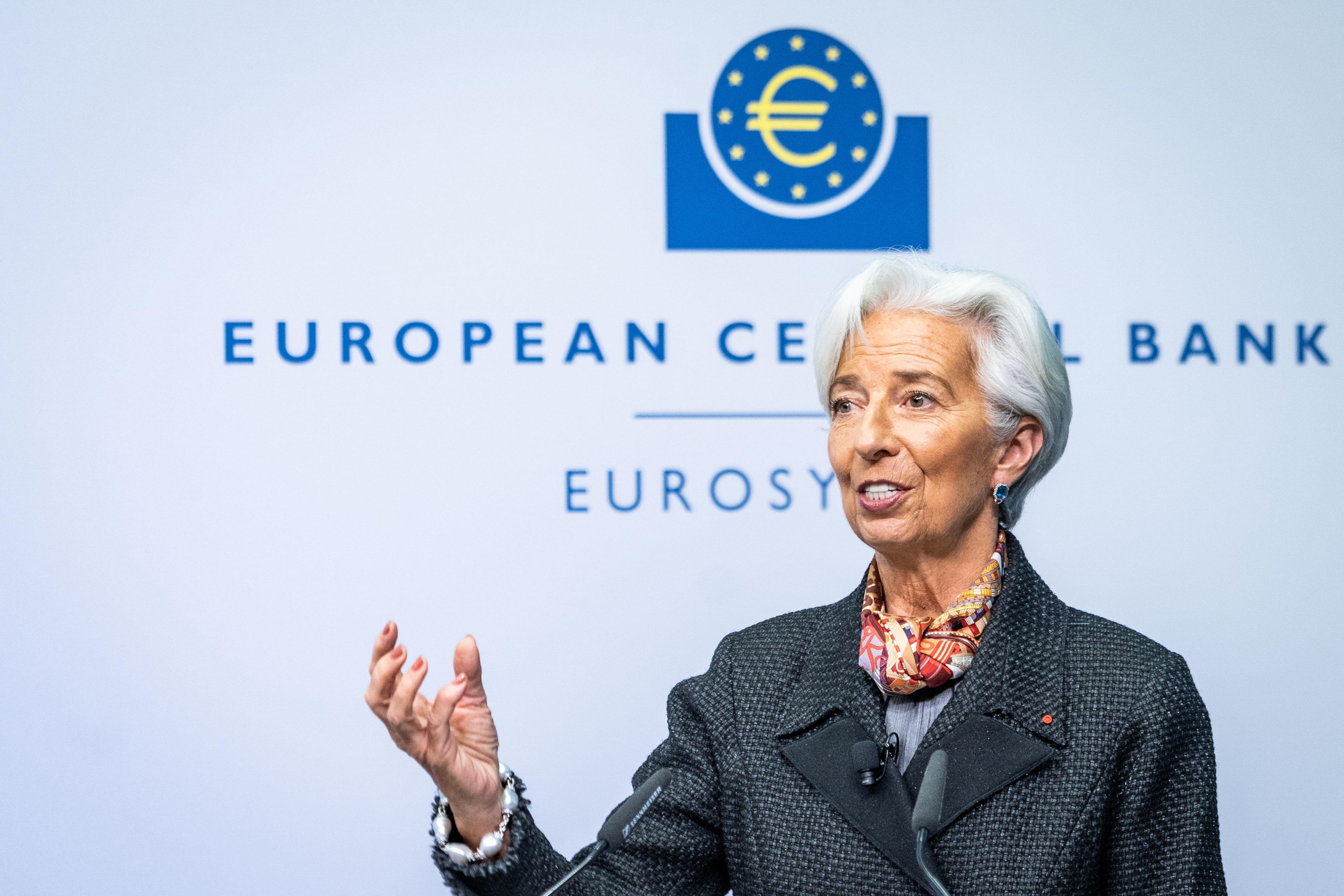 Chủ tịch ECB xem xét "nối gót" Fed trong chính sách đối với lạm phát