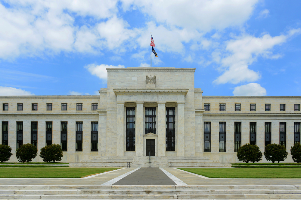 Fed cảnh báo về rủi ro "sụt giảm đáng kể" giá tài sản khi mức định giá tăng quá cao