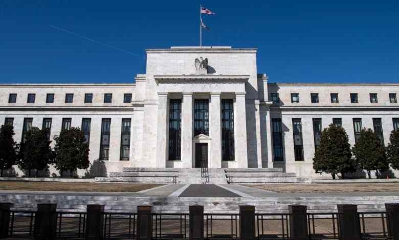 Fed vẫn kiên nhẫn trước áp lực thắt chặt chính sách tiền tệ