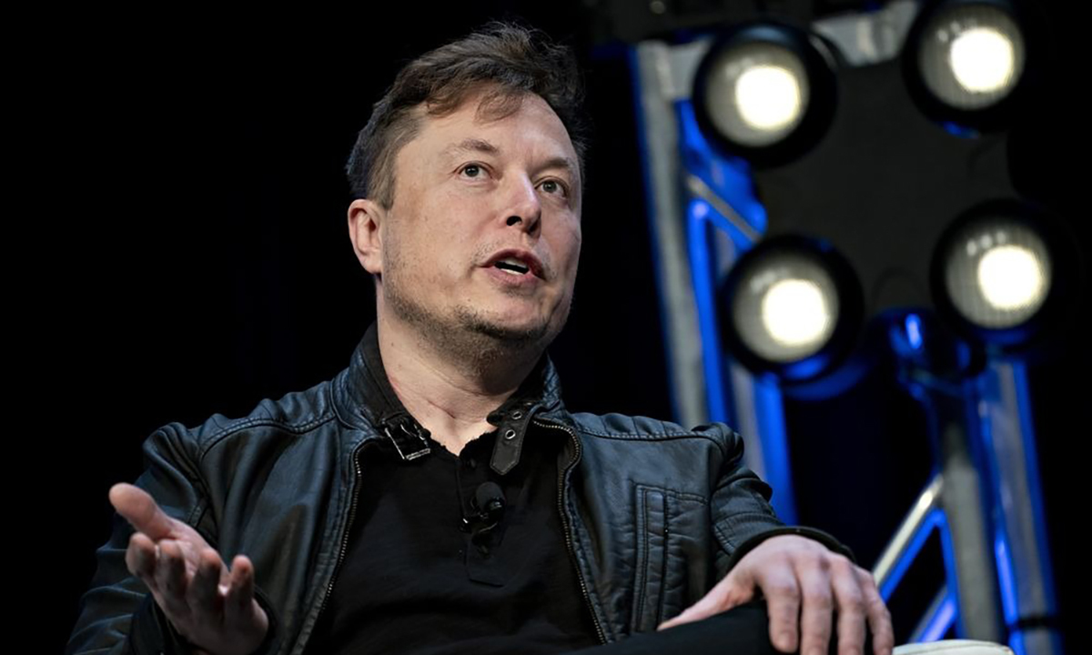 Elon Musk lại lật kèo vụ Tesla bán xe kỷ lục