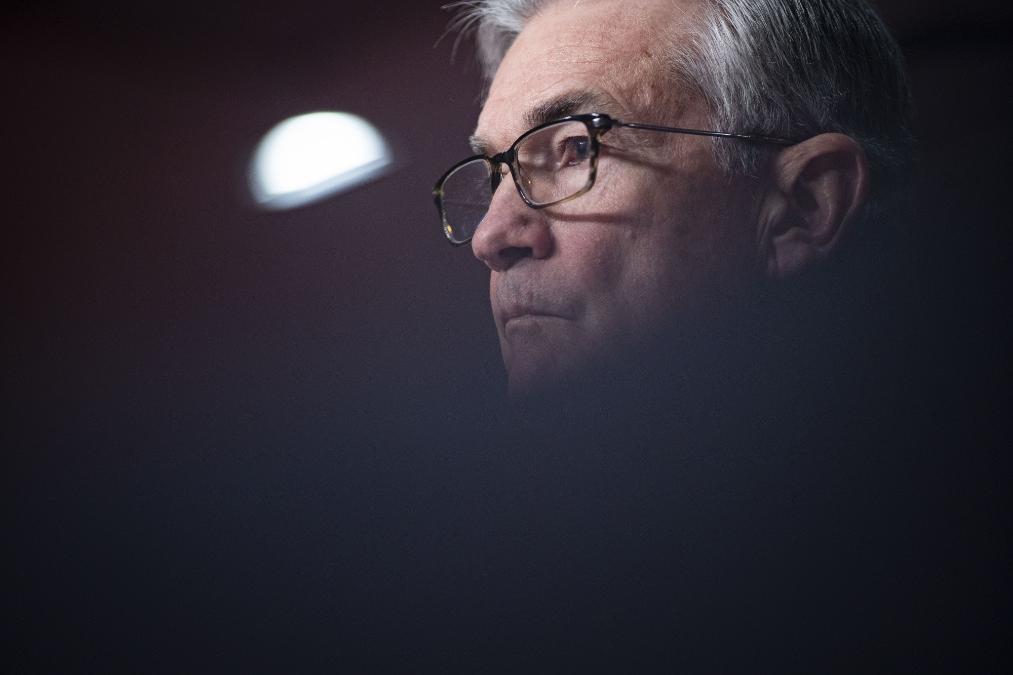 Chủ tịch Powell đưa lời tiễn biệt với "lạm phát tạm thời", mở đường cho việc tăng lãi suất