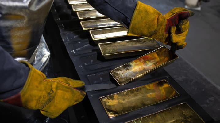 Đâu là lý do khiến vàng vững chân dù cả chứng khoán và Bitcoin đều giảm?