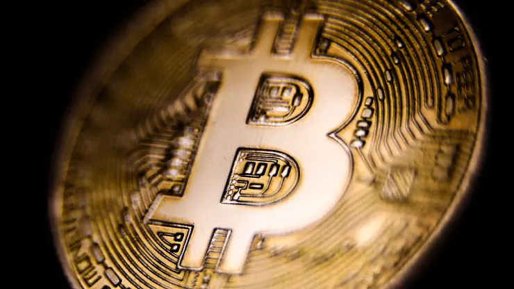 Bitcoin nới rộng đà giảm vào cuối tuần xuống dưới mốc $35,000