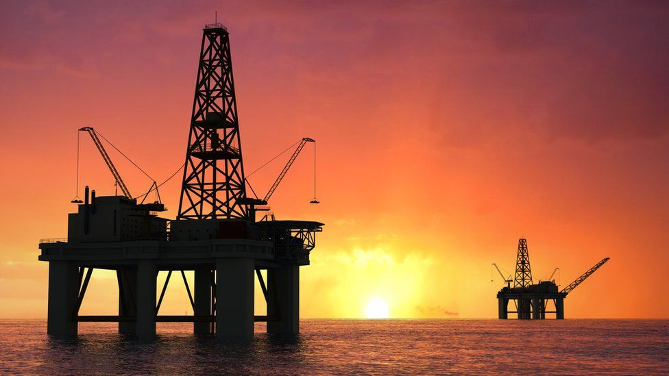 Giá dầu bứt phá bất chấp OPEC+ tuyên bố tăng sản lượng