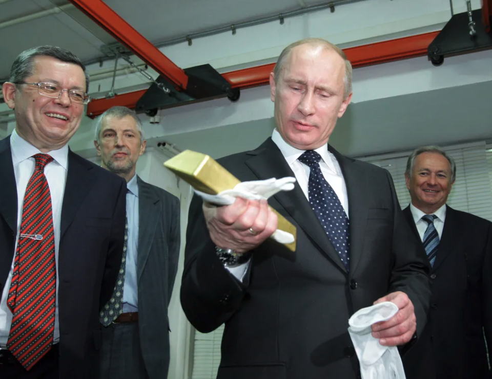 Không phải cái gì lấp lánh cũng...được bán - G7 chuẩn bị cấm nhập khẩu vàng của Nga