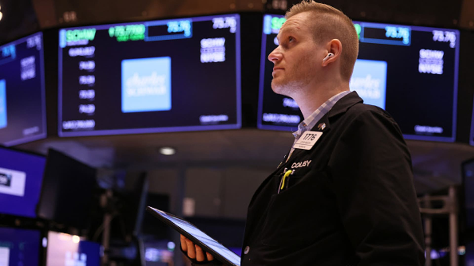 Chứng khoán Mỹ giảm điểm ngày thứ 6 liên tiếp, S&P 500 chạm đáy mới trong năm.