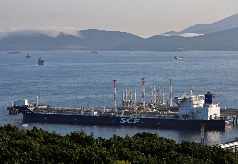 Nga không chấp nhận bị áp trần giá dầu, tuyên bố sẽ tìm cách đối phó