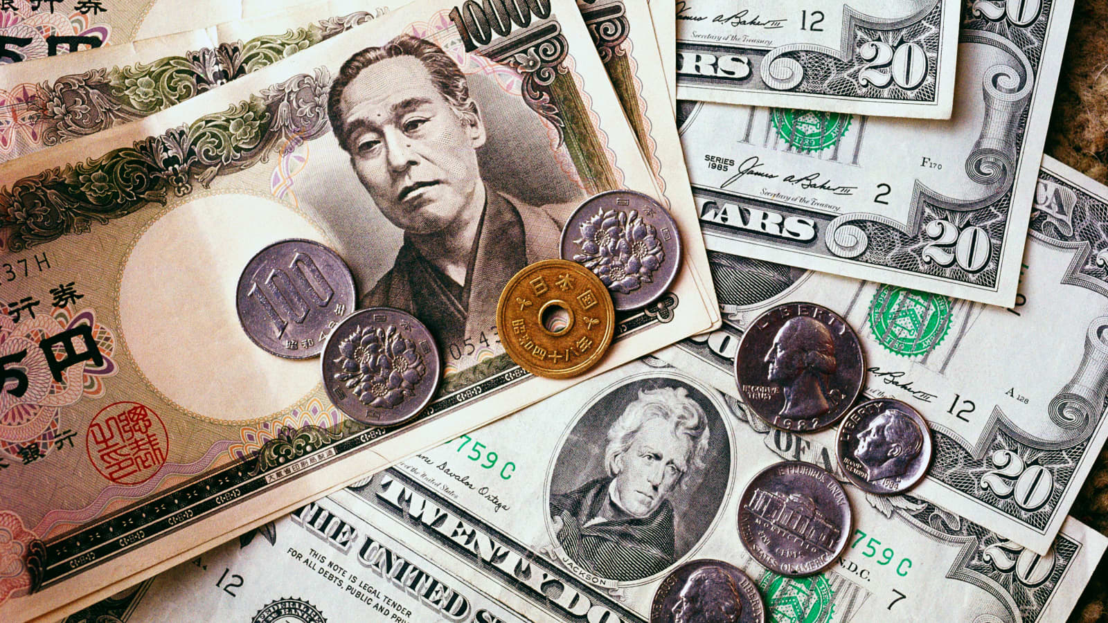 Yên Nhật "ngã ngửa" sau quyết định chính sách từ BOJ