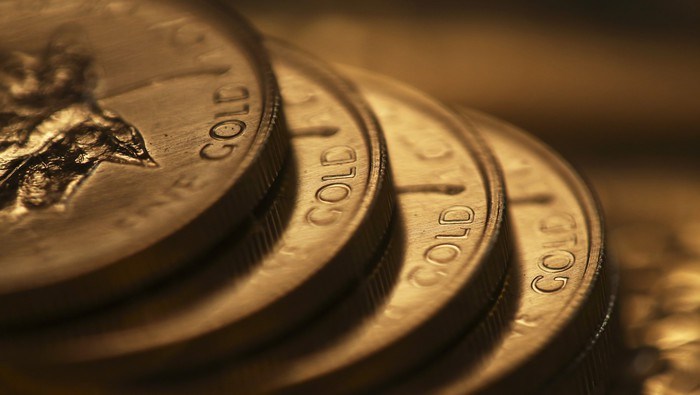 Nhận định triển vọng giá vàng: XAU/USD chật vật khi đồng USD hoành hành