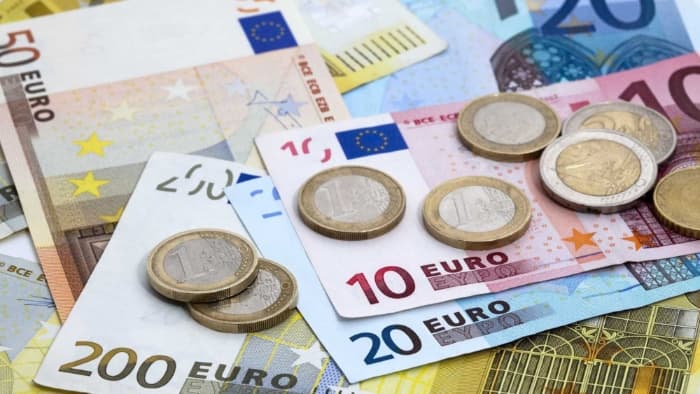 Phân tích tỷ giá EUR/USD và EUR/JPY: Hai trạng thái đối lập