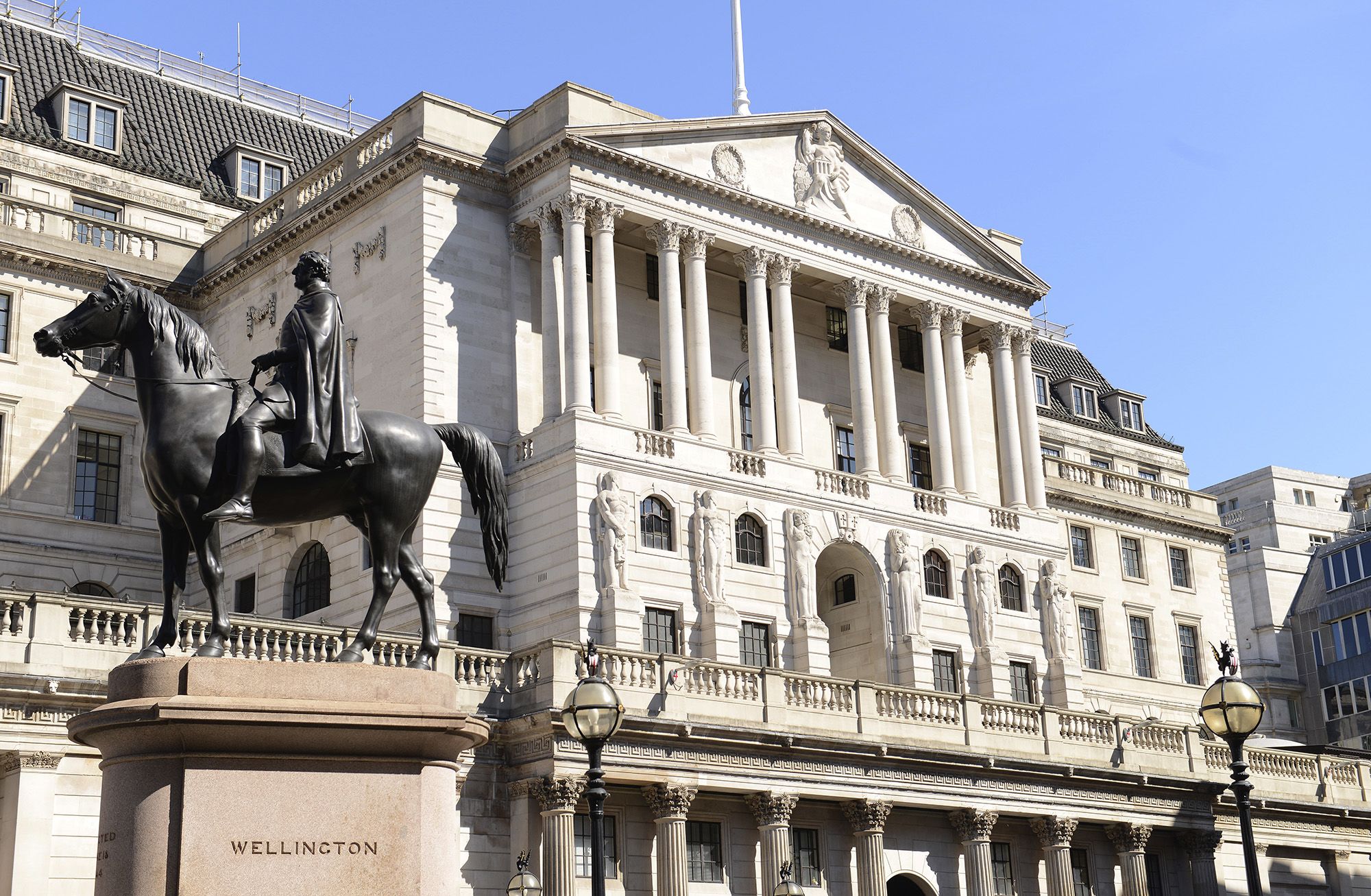 Ngân hàng trung ương Anh tăng lãi suất lần thứ 11 liên tiếp