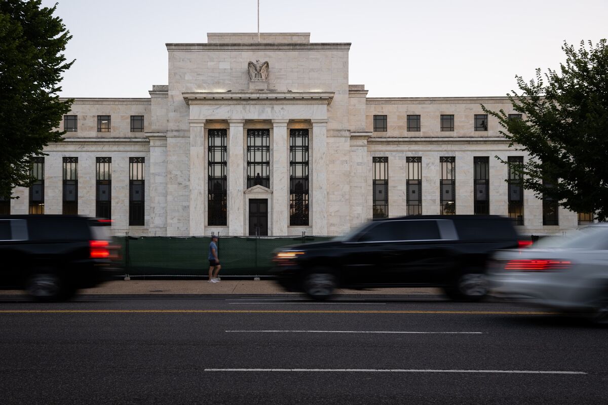 Fed có thể dừng tăng lãi suất vào tháng 6, nhưng không nghĩa là dừng hẳn