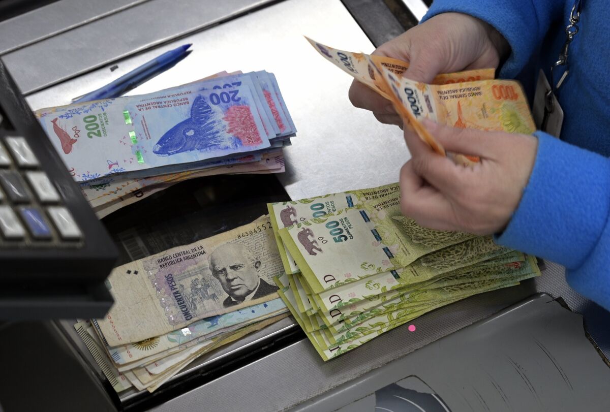 Argentina phát hành tờ tiền mệnh giá lớn nhất, nhưng giá trị chưa đến 100,000 đồng