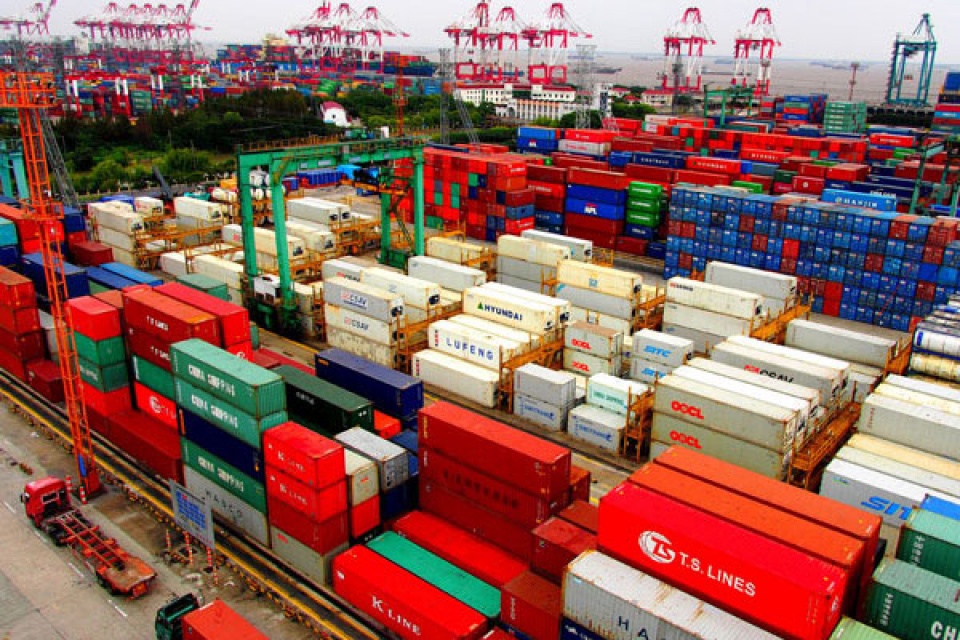 Trung Quốc: Thương mại đối mặt với nhiều vấn đề nghiêm trọng