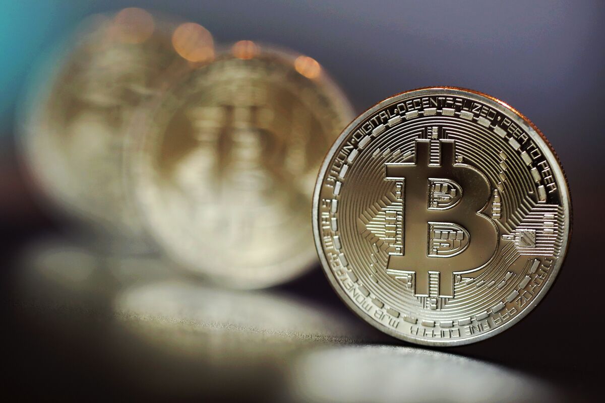 Khối lượng giao dịch Bitcoin chạm đáy gần 3 năm