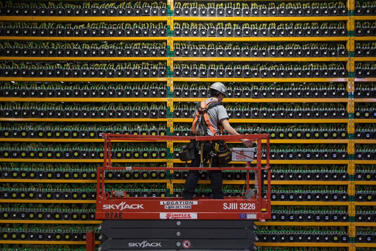 Lợi nhuận đào Bitcoin chạm đáy trước thềm halving