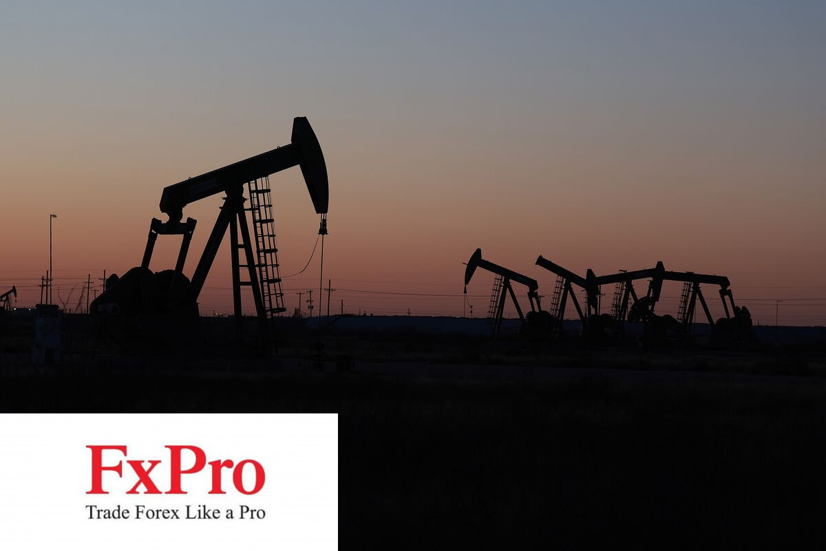 Lo ngại giá dầu giảm gây áp lực lên thị trường quyền chọn