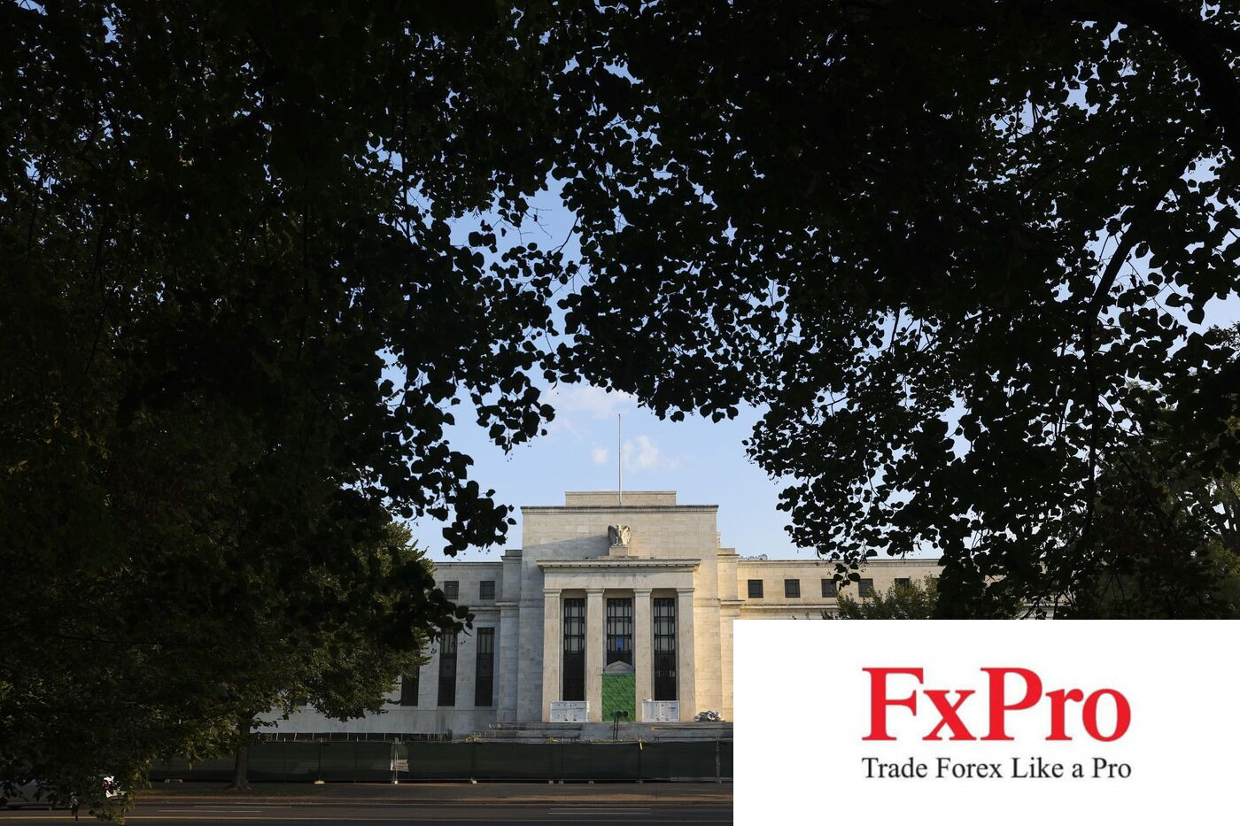 Biên bản cuộc họp Fed: Không có khả năng hạ lãi suất trong tương lai gần