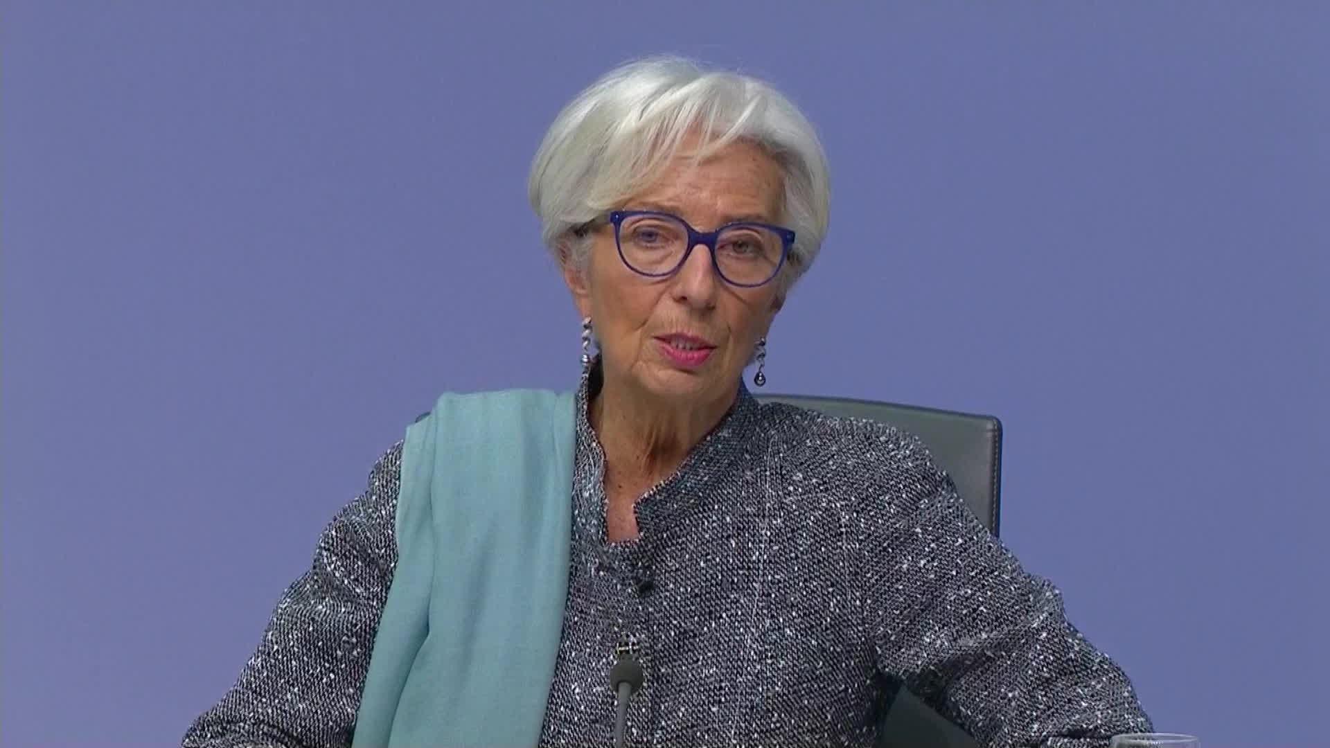 Lagarde cảnh báo về một cuộc suy thoái mới ngay cả khi ECB giữ nguyên quy mô chương trình nới lỏng