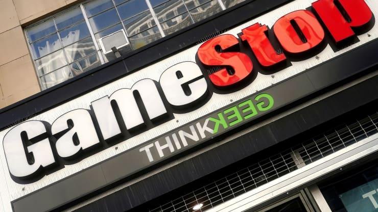 Cổ phiếu GameStop tăng hơn 100% giữa bối cảnh xáo trộn ban điều hành