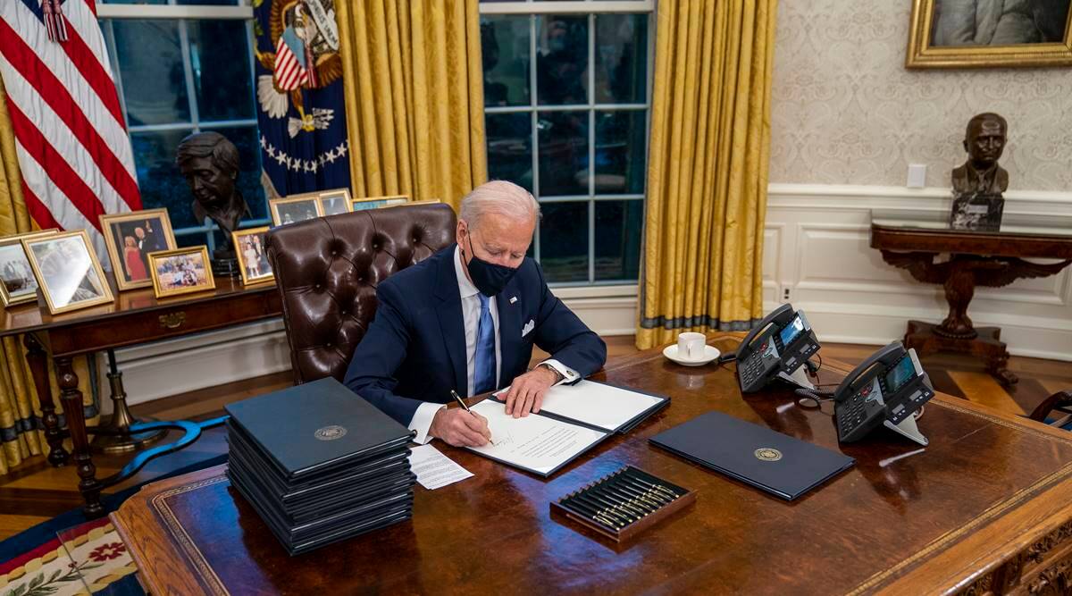 Có gì đáng chú ý trong một loạt các sắc lệnh mới của ông Biden?