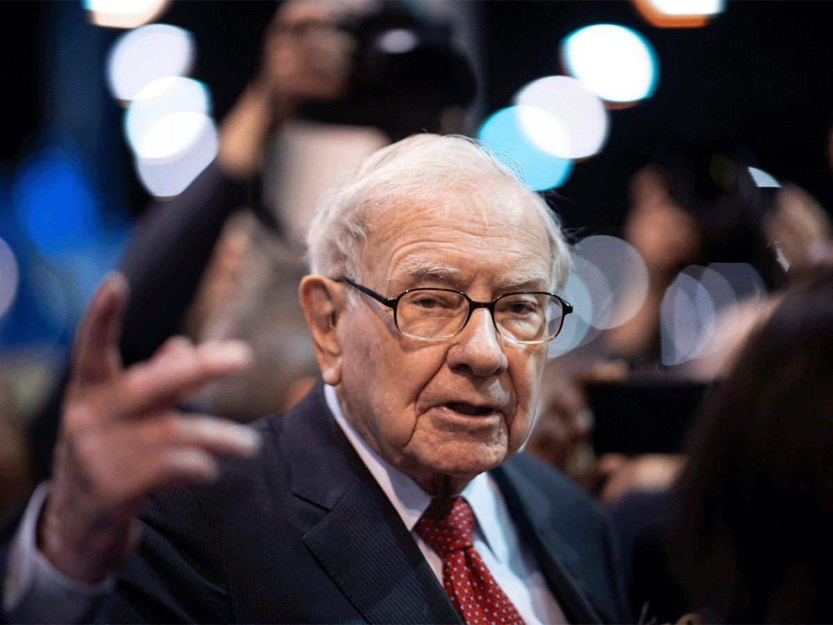 Warren Buffett liệu có sai lầm khi bỏ rơi vàng?