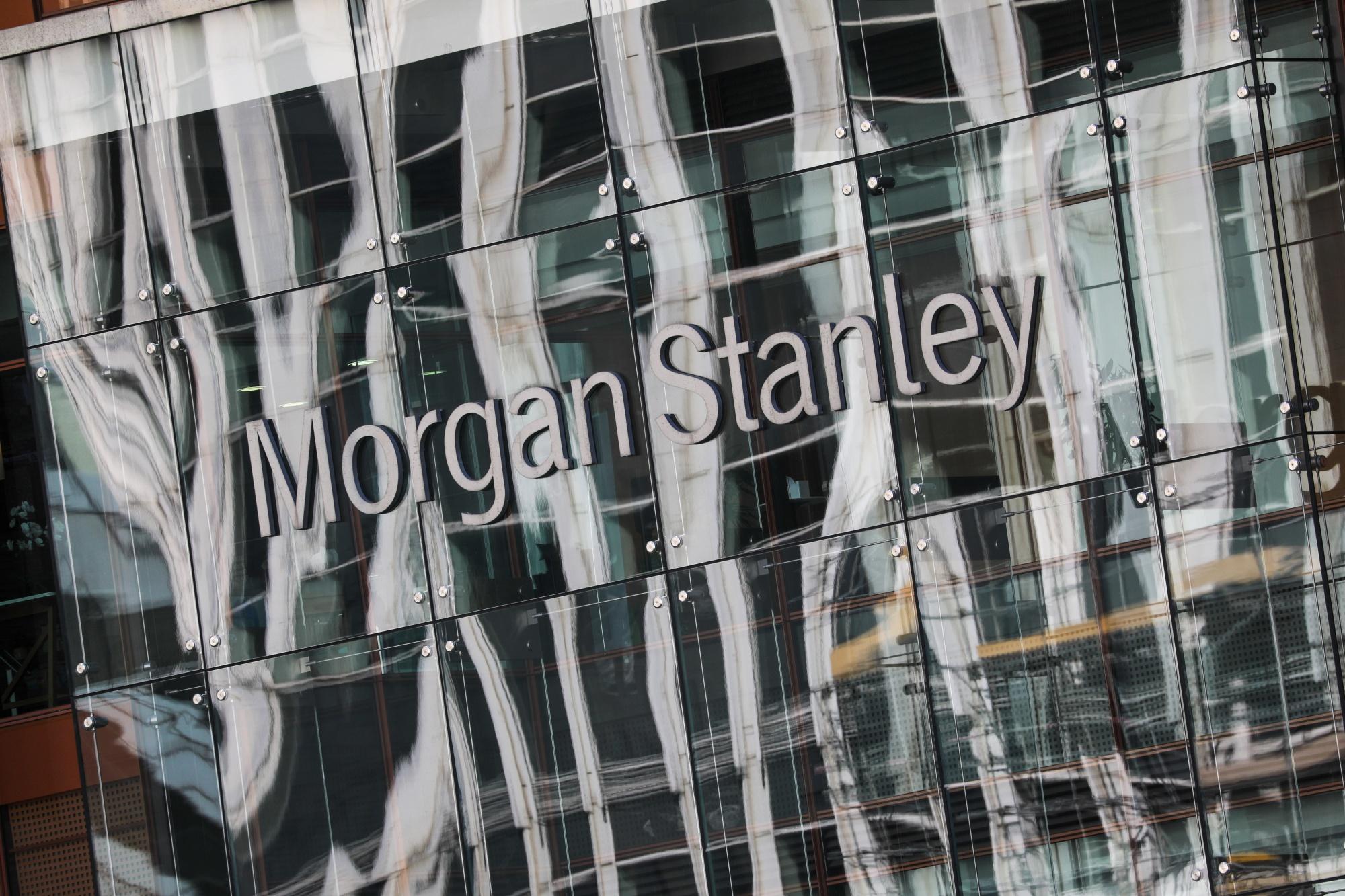 Sau bê bối thao túng giá vàng tại JPMorgan, lại có 2 giám đốc cao cấp về hàng hoá tại Morgan Stanley bị sa thải vì sử dụng WhatsApp!