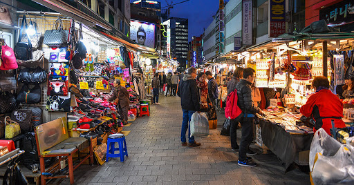 WORDKINGS] Top 100 famous markets in the world – P56 - Namdaemun market  (South Korea): The oldest traditional wholesale market in South Korea -  Worldkings - World Records Union