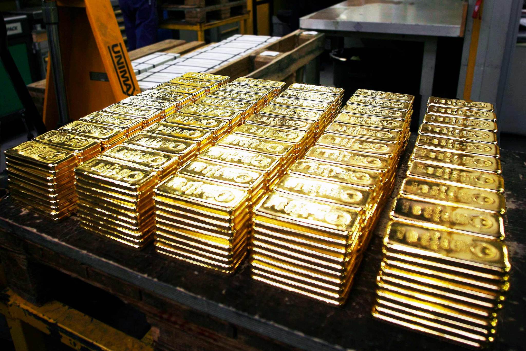 Giá vàng hôm nay ngày 14/4: Vàng giật "điên cuồng" sau báo cáo lạm phát tại Mỹ