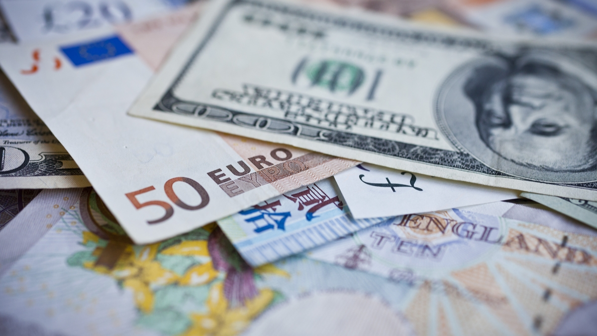 EUR/USD: Euro Just Holding $1.18 | Currency Live