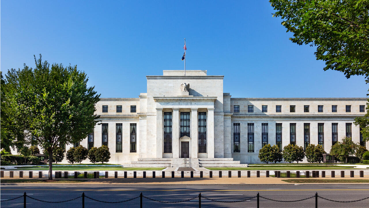 Cục Dự trữ Liên bang đã liên tục bơm 120 tỷ đô hàng tháng ra thị trường từ tháng Sáu năm ngoái theo kế hoạch QE