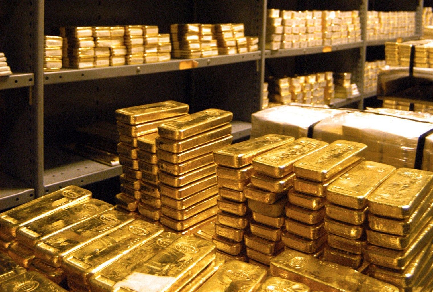 Giá vàng hôm nay ngày 25/06: Vàng tiếp tục diễn biến giằng co trong biên độ