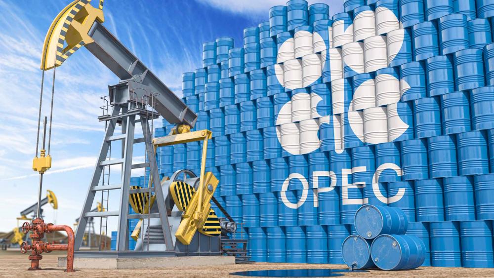 Đà tăng giá dầu thô "chật vật" trước những tín hiệu đáng lo ngại của OPEC+