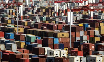 Xuất khẩu của Trung Quốc tăng chậm hơn dự báo