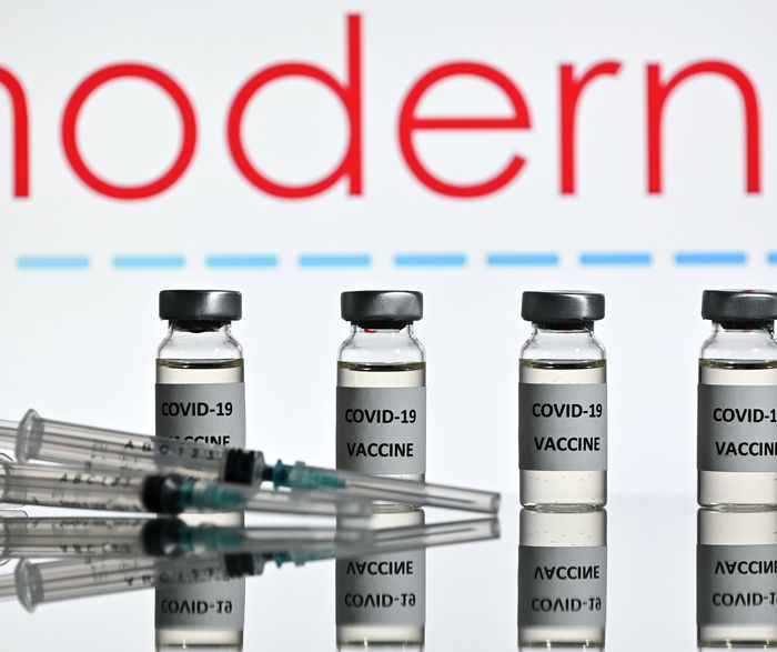Vắc-xin Moderna có thể chống lại một số biến thể sau 6 tháng