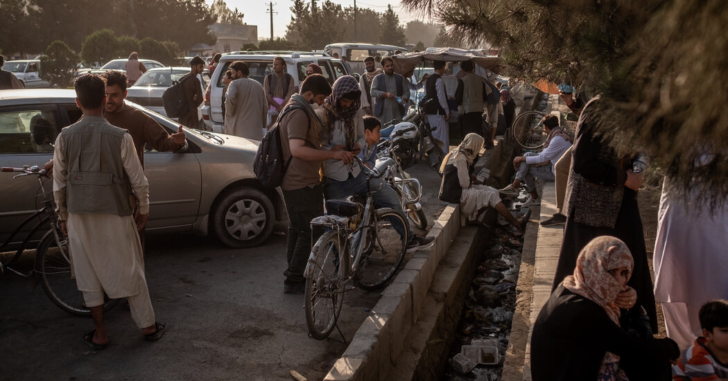 Afghanistan Live Updates: Explosion Outside Kabul Airport - The New York  Times