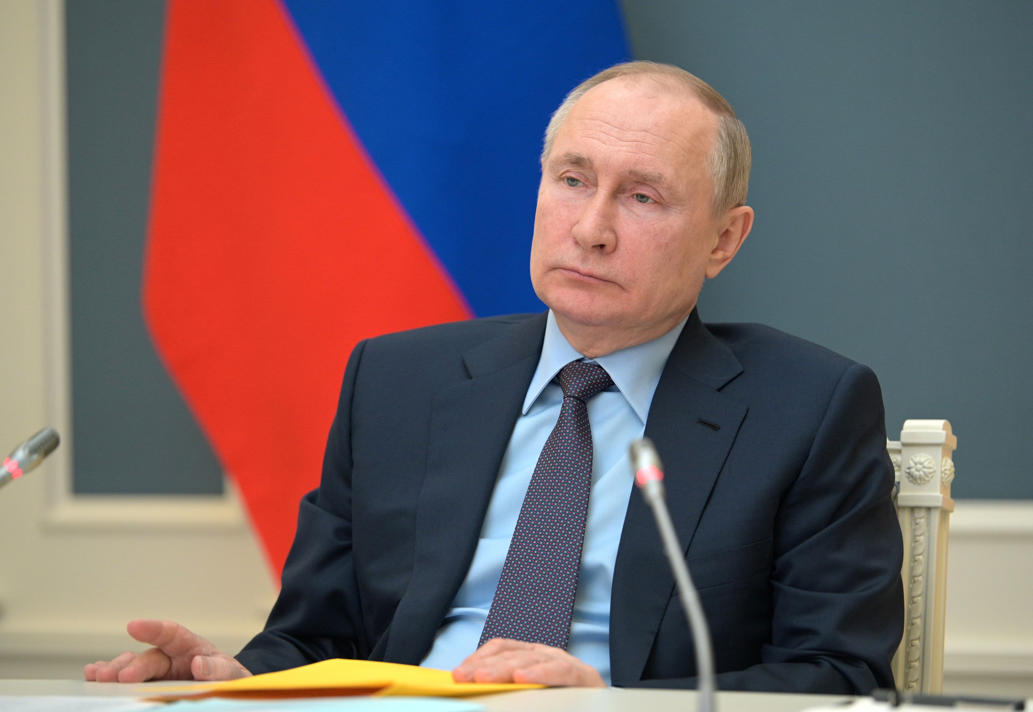Tổng thống Putin nói rằng việc dầu chạm mức $100/thùng là hoàn toàn khả thi