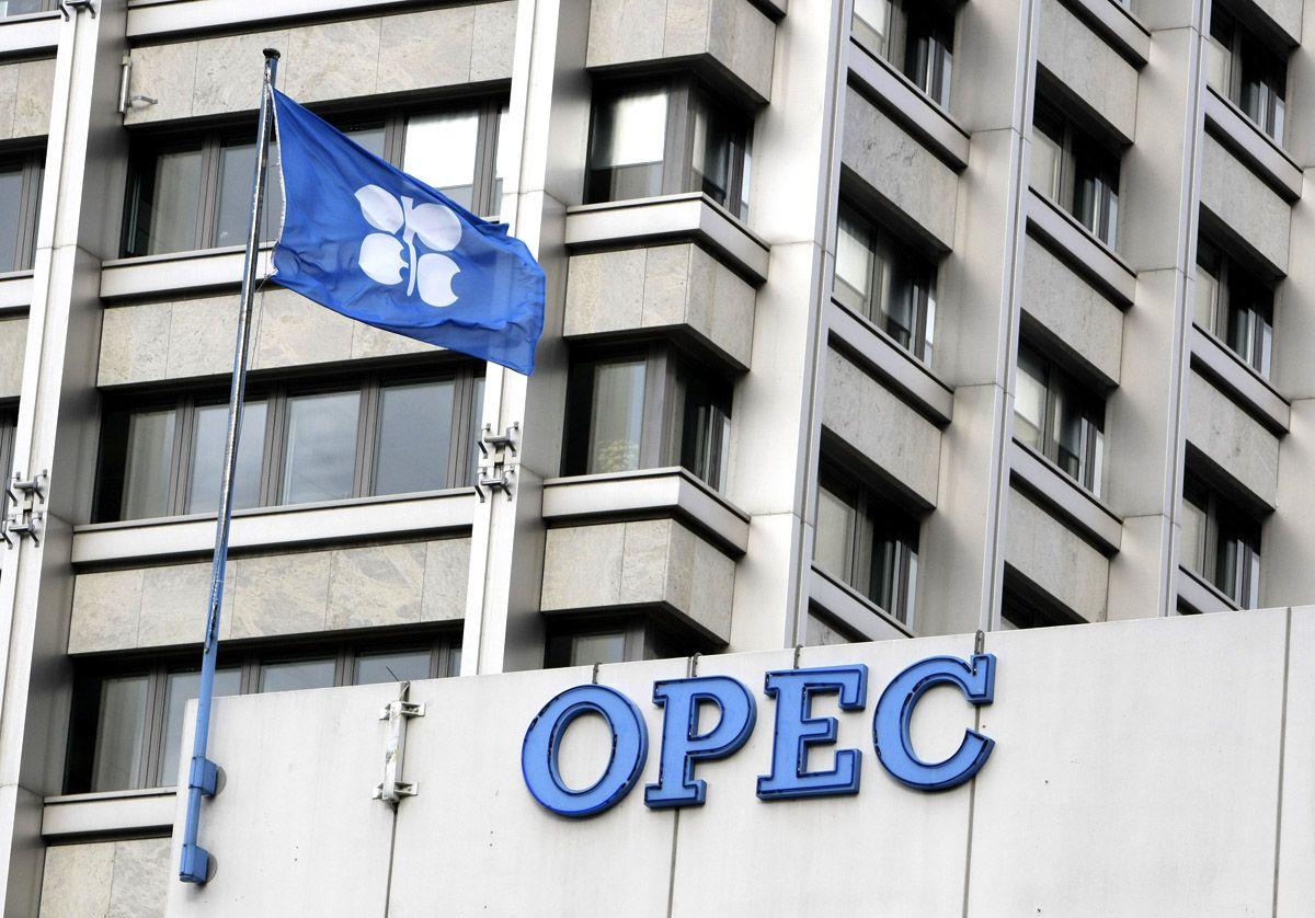 OPEC+ sẽ thận trọng về nhu cầu dầu trong cuộc họp tuần này