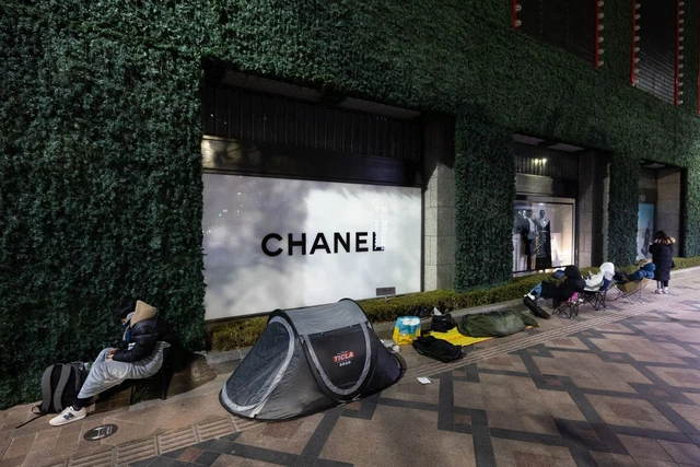 Người trẻ Hàn Quốc và phong cách làm giàu kiểu mới: Tôi thà mua một chiếc túi Chanel còn hơn là đầu tư vào thị trường chứng khoán! - Ảnh 1.