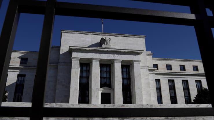 Fed muốn thắt chặt chính sách tiền tệ, nhưng việc đó không dễ