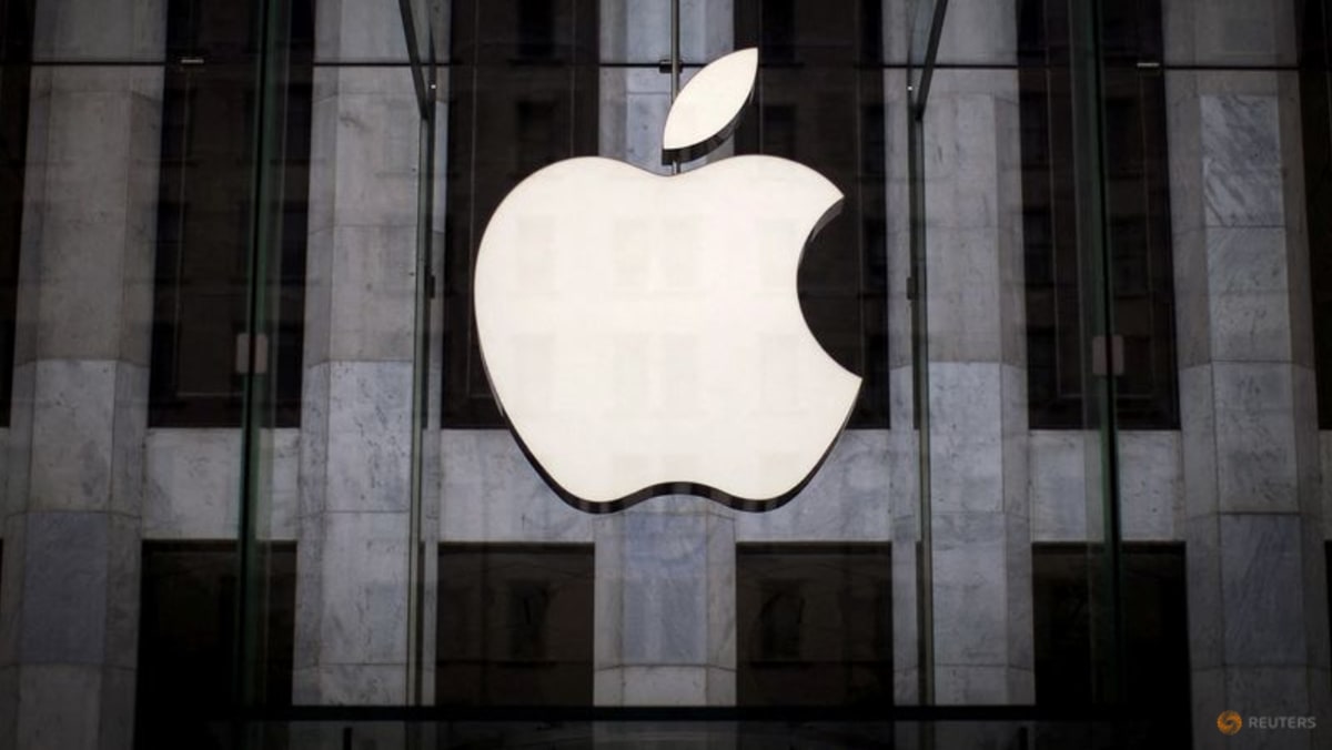 Apple trở thành công ty đại chúng đầu tiên vượt 3 nghìn tỷ USD vốn hóa