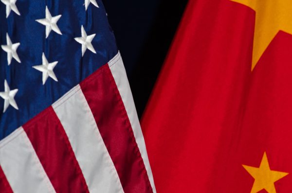 Nhà ngoại giao Trung Quốc cho rằng tình hình Omicron tại Hoa Kỳ là “vượt quá tầm kiểm soát”