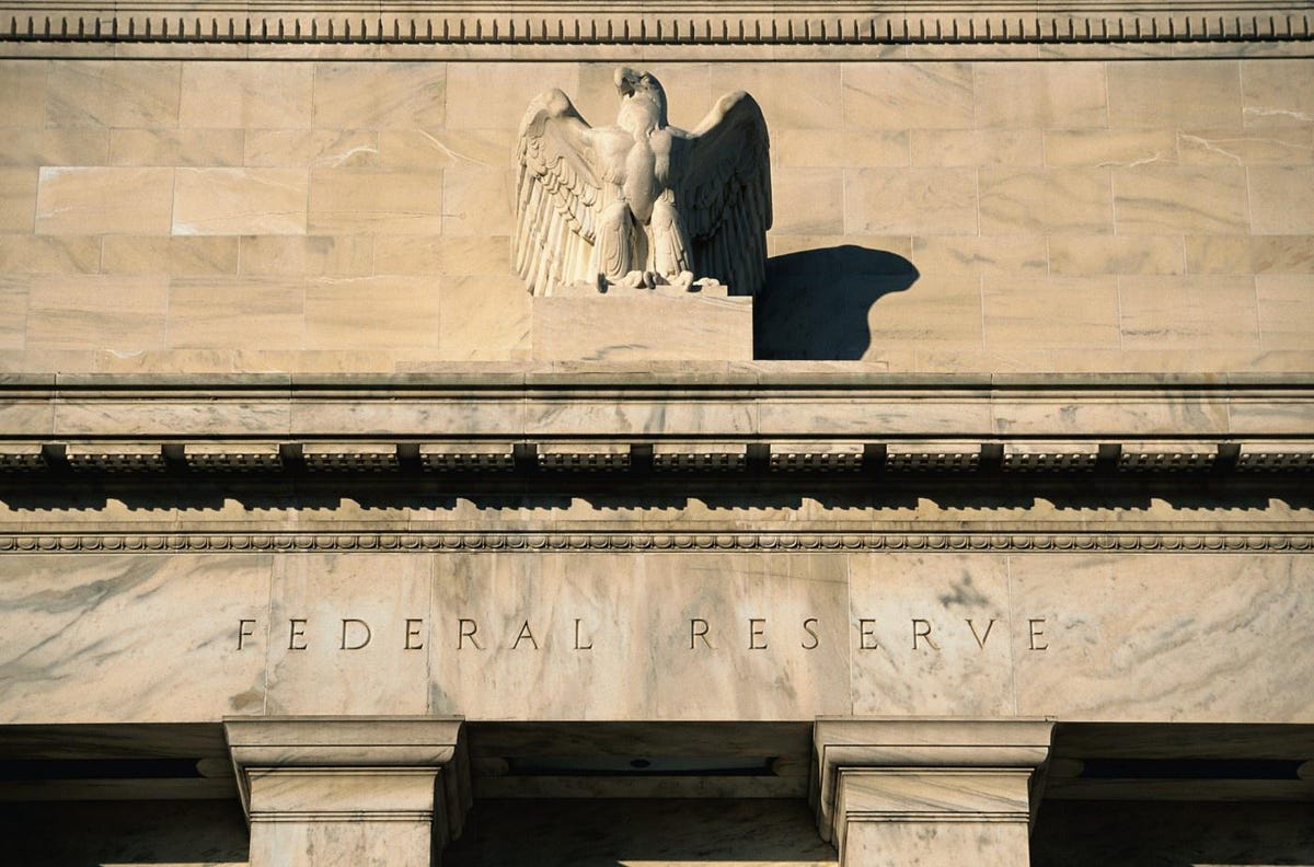 Manulife: Fed có khả năng giảm bớt giọng điệu “diều hâu” trong nửa sau của năm 2022