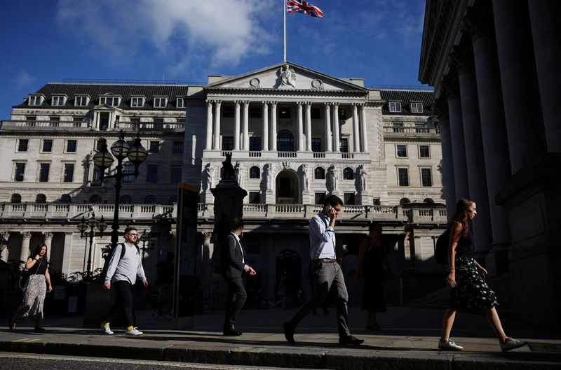 Ngân hàng Trung ương Anh sẽ tăng lãi suất một lần nữa vào tháng Hai khi lạm phát tăng cao: Cuộc thăm dò của Reuters