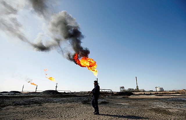 JPMorgan: Giá dầu dễ lên 120 - 150 USD/thùng nếu căng thẳng Nga - Ukraine leo thang