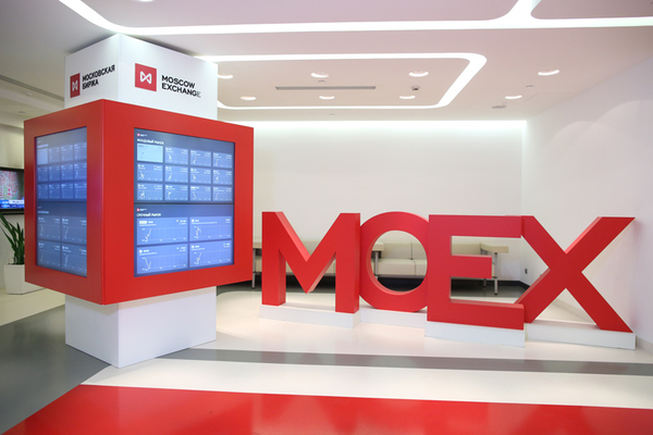Chỉ số MOEX có lúc 'bay' hơn 40%, Nga chặn bán khống để 'bảo vệ lợi ích nhà đầu tư'