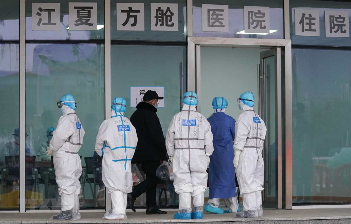 Số ca tử vong do dịch COVID-19 tại Trung Quốc lên tới 1.765 người | Sức  khỏe | Vietnam+ (VietnamPlus)