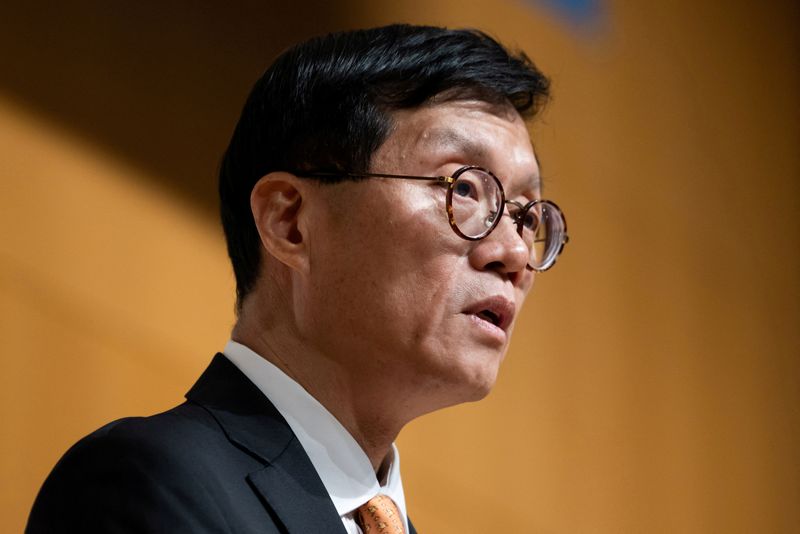 Thống đốc mới của ngân hàng trung ương Hàn Quốc Rhee Chang-yong phát biểu trong lễ nhậm chức tại Seoul, Hàn Quốc ngày 21 tháng 4 năm 2022.
