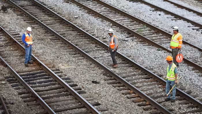 US businesses warn of 'economic disaster' over rail strike threat |  Financial Times